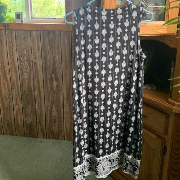 Lands End  size small Black and White Sleeveless Dress EUC - Picture 4 of 4